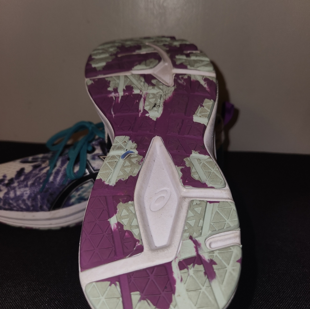 ASICS - Picture 3 of 3